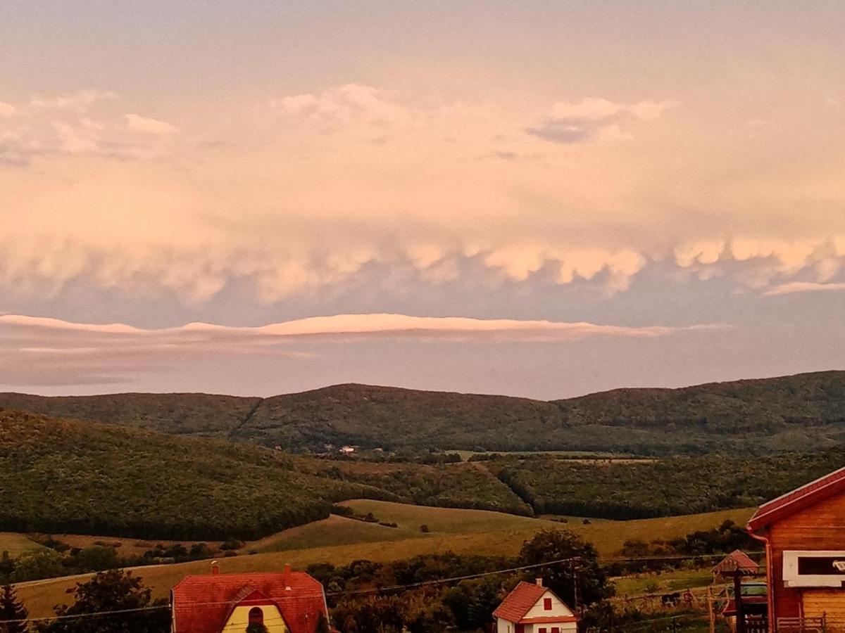 Kaláris Vendégház Hollókő Exterior foto