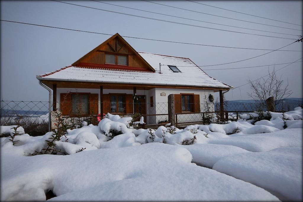 Kaláris Vendégház Hollókő Exterior foto