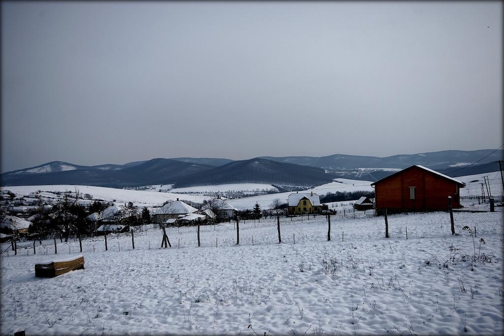 Kaláris Vendégház Hollókő Exterior foto